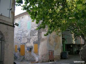 Vente d'un petit garage pour moto  vélos  stockage