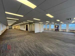 512 m² de bureaux lumineux le long du ring intérieur de G...