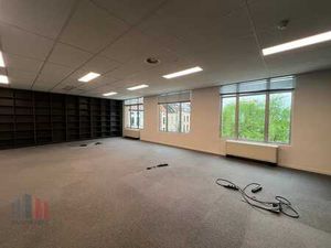 521m² instapklare kantoren op 2 km van het centrum van Gent