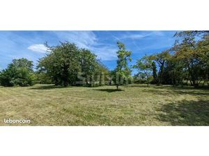 Terrain 2104 m² Champvans