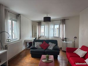 Charmant T3 lumineux – Secteur sauvegardé / Place de la République – 2e étage