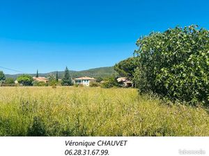 Terrain 1 200 m² Aups