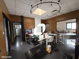 Bureau 140 m²