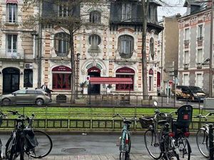 Restaurant traditionnel Turque emplacement numéro 1 d’Orléans juste en face de la gare