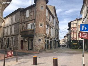 Agen local quartier cathedrale