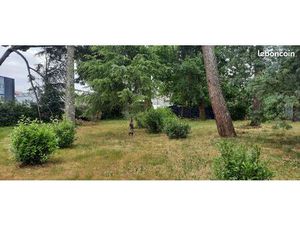 Terrain 1 100 m² Eysines