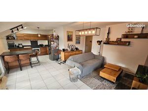 Superbe T3 lumineux de 66 63 m² en attique