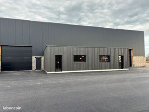 À louer : Cellules d'activité neuves – 570 m² – Proche autoroute