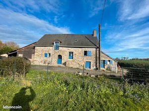 Maison avec grand terrain – 3 552 m²