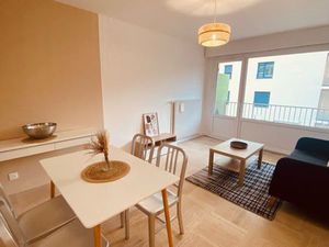 T2 meublé 45 m² – Rénové 2025 – Balcon – Parking privatif – Cave - Local vélo - Centre vil