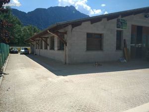 Location local 350m²