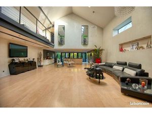 Maison 5 pièces 280 m²