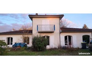 Maison à étage de plus de 140 m2 sur terrain de 2450 m2