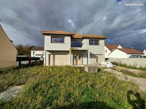 Maison 9 pièces 261 m²