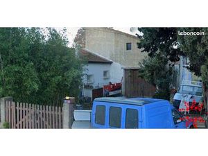 Parking/box 1 pièce 96 m²