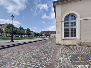 Local commercial Compiègne