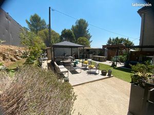 Haut de maison avec jardin indépendant