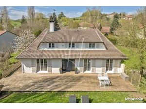 Villa 9 pièces 277 m²