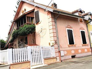 Maison  5 pièces  104 m2 et 130 m2 de terrain