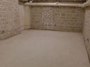 Magnifique cave de 22m2 Place des Vosges