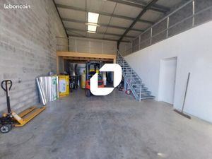 Local d'activité 185 m²