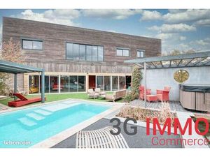 Local commercial 900 m²