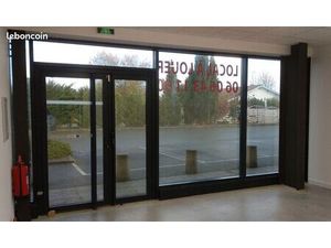Local commercial ou usage de bureau - creon / la sauve