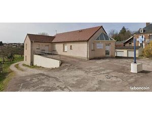 Local commercial 284 m²