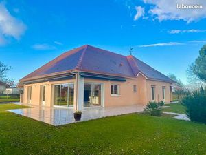 Maison 155 m² plain-pied avec piscine et terrain 8000 m² à Arthez-de-béarn