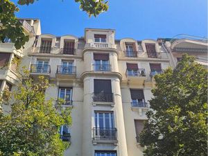 T3 lumineux sans vis à vis