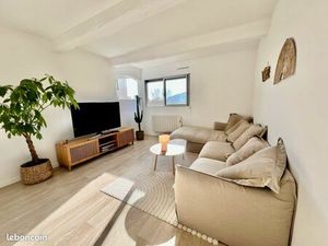 A VENDRE - T3 traversant avec grande terrasse et vue dégagée - Pégomas