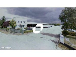 Local industriel 3 600 m²