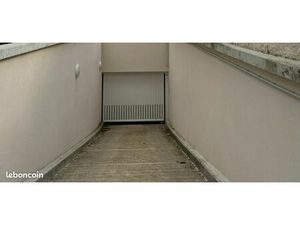 Place de parking sous terrain