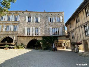 Appartement 8 pièces 247 m²