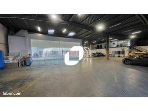 Local industriel 1 886 m²