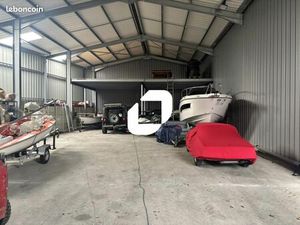 Local d'activité 386 m²