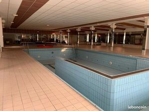 Piscine sauna local 1800 m2 licence 4