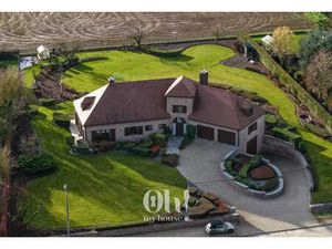 Une propriété d’exception aux volumes rares à La Bruyère