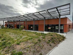 Locaux récents 105 m² CASTELNAUDARY