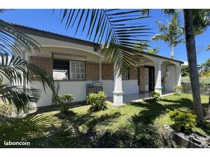 Maison de plain-pied F4 de 80 m2 Habitable / Terrain de 329 m2