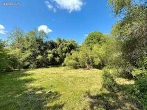 Terrain hyper centre proche Lac