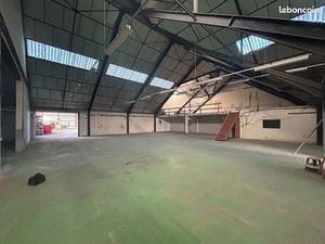 Entrepôt 2000 m² SERRES CASTET