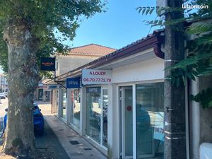 Local commercial 40m² axe passant + parking