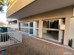 Antibes murs libres proche centre