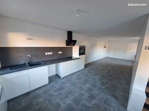 Prochainement disponible T3 les martres d'artière