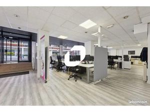 Bureau 807 m²
