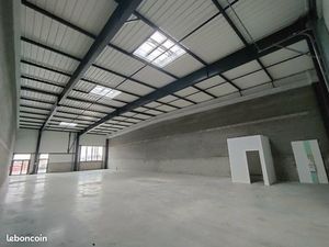 Local d'activité 436 m²