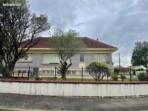 Grande et lumineuse maison familiale dans le Quartier Saint-Vincent - 348 000 net vendeur 