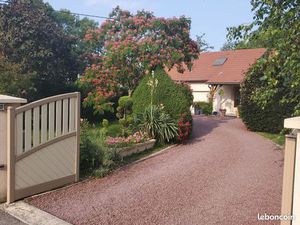 Maison entièrement rénovée proche du Bourg Mervans
