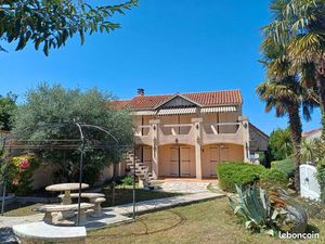 Maison charme  calme  jardin arboré